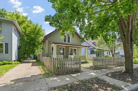 1024 Victoria Street N Saint Paul MN 55103