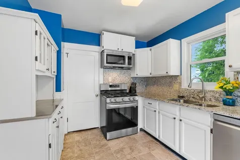 1024 Victoria Street N Saint Paul MN 55103