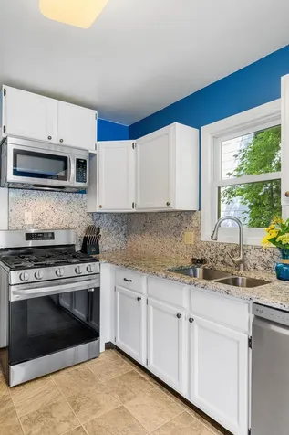 1024 Victoria Street N Saint Paul MN 55103
