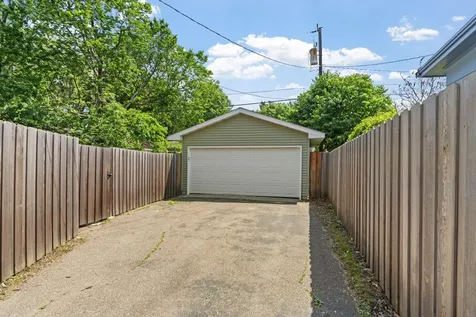1024 Victoria Street N Saint Paul MN 55103