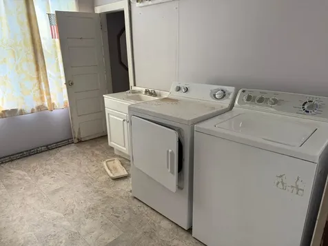 302 Broadway Avenue S New Richland MN 56072