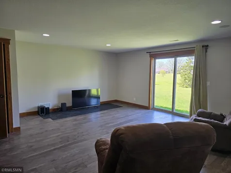 38270 Everett Avenue North Branch MN 55056