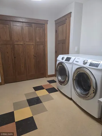 38270 Everett Avenue North Branch MN 55056