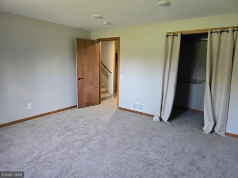 38270 Everett Avenue North Branch MN 55056