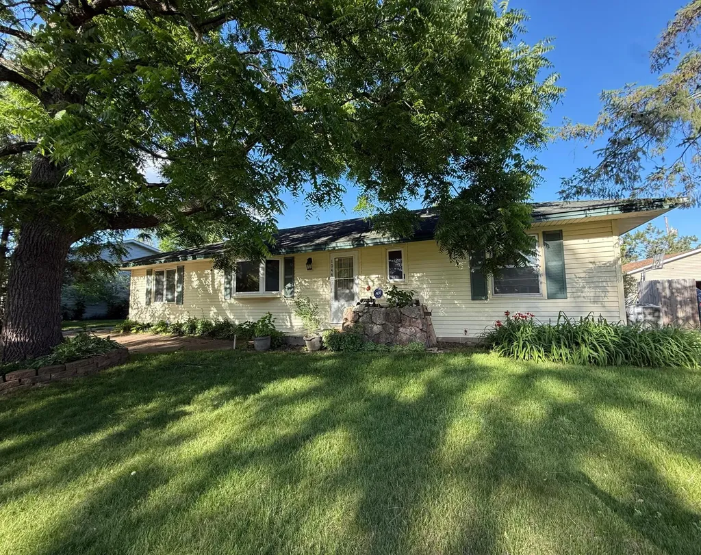 10441 Arrowhead Street NW Coon Rapids MN 55433