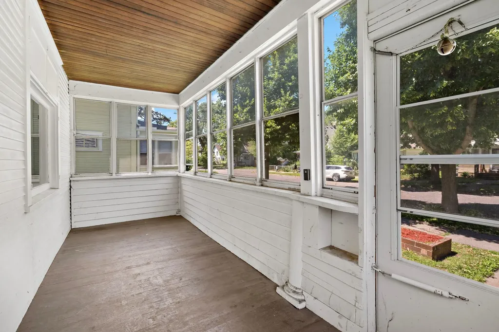 220 Sidney Street E Saint Paul MN 55107