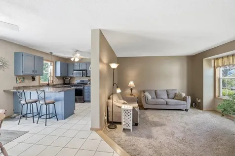9480 71st Bay S Cottage Grove MN 55016