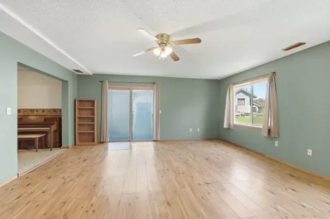 9480 71st Bay S Cottage Grove MN 55016