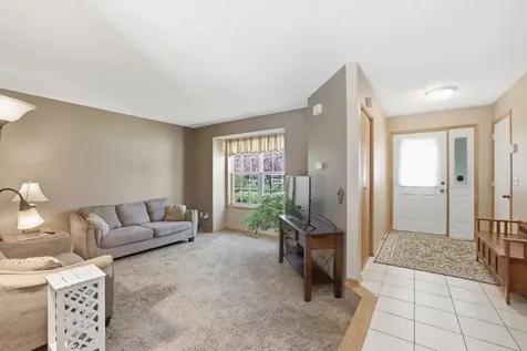 9480 71st Bay S Cottage Grove MN 55016