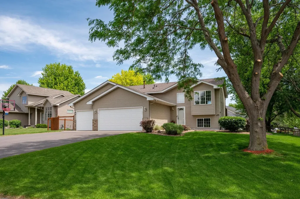 4458 Mayelin Avenue NE Saint Michael MN 55376