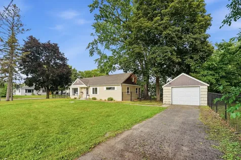 5724 Hampshire Avenue N Crystal MN 55428