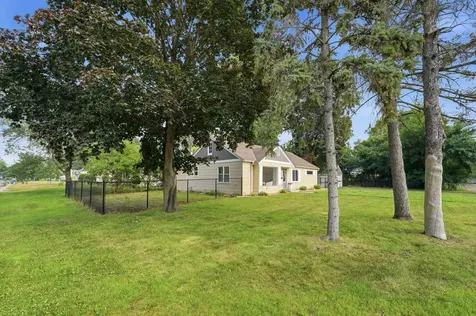 5724 Hampshire Avenue N Crystal MN 55428