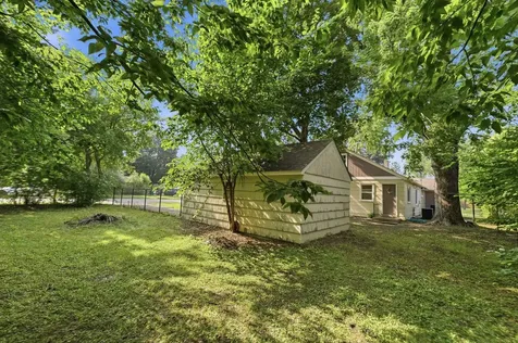 5724 Hampshire Avenue N Crystal MN 55428