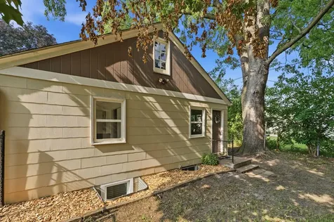 5724 Hampshire Avenue N Crystal MN 55428