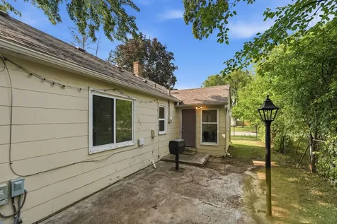 5724 Hampshire Avenue N Crystal MN 55428