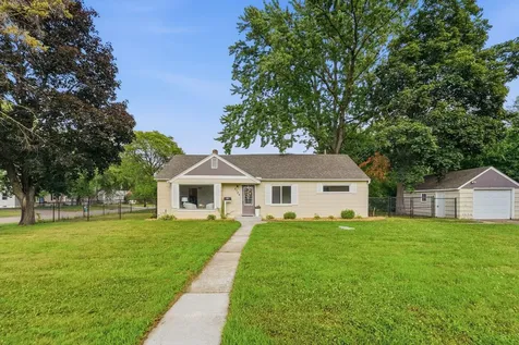 5724 Hampshire Avenue N Crystal MN 55428