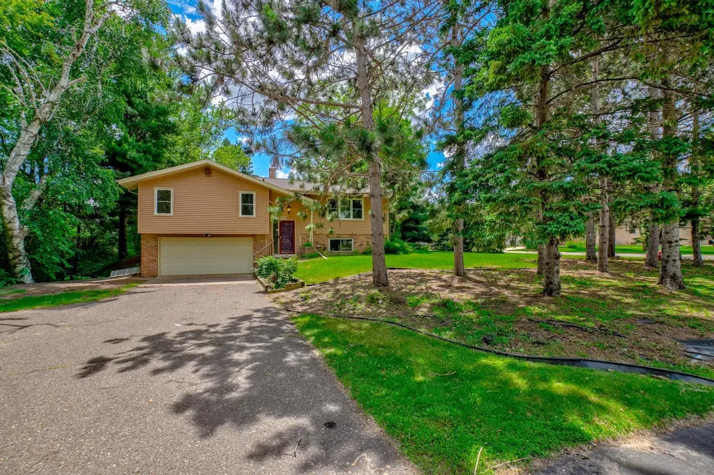 5881 Lexington Avenue N Shoreview MN 55126