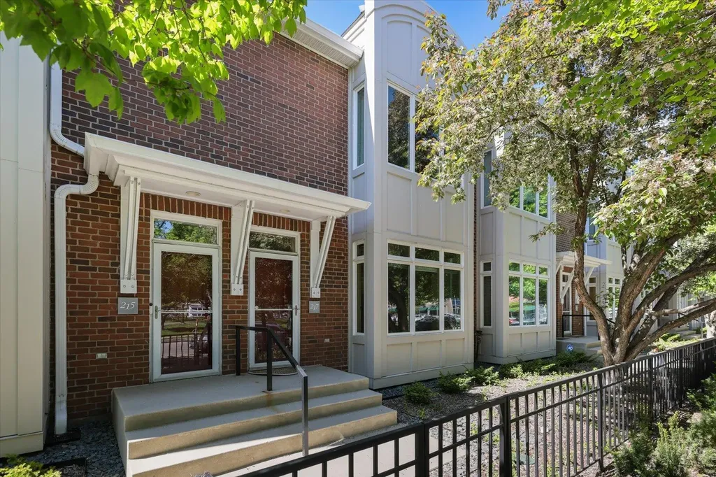 217 Bank Street SE Minneapolis MN 55414