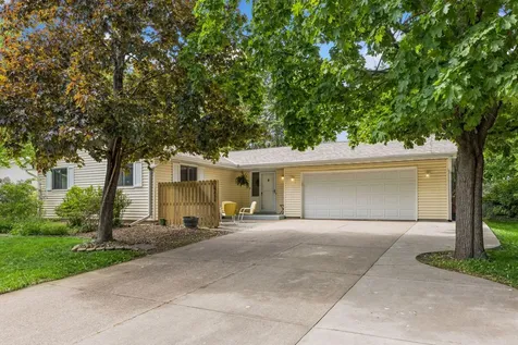 6232 Birchwood Road Woodbury MN 55125