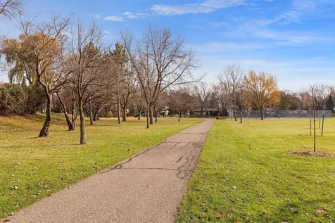 6232 Birchwood Road Woodbury MN 55125