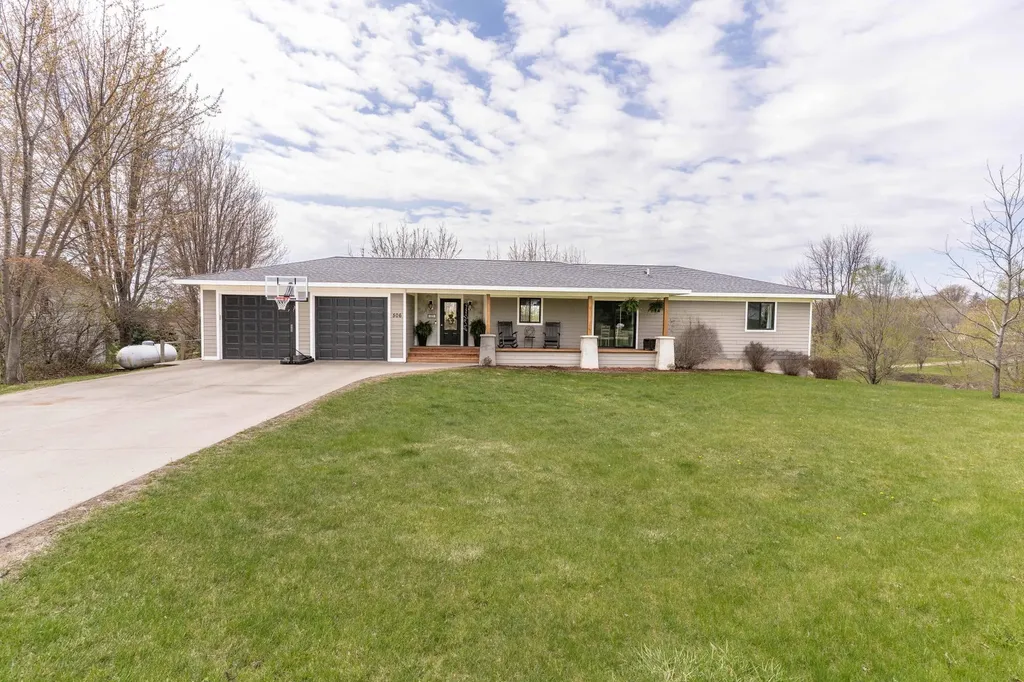 506 E Summit Street Battle Lake MN 56515