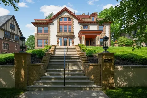 2224 W Lake Of The Isles Parkway Minneapolis MN 55405