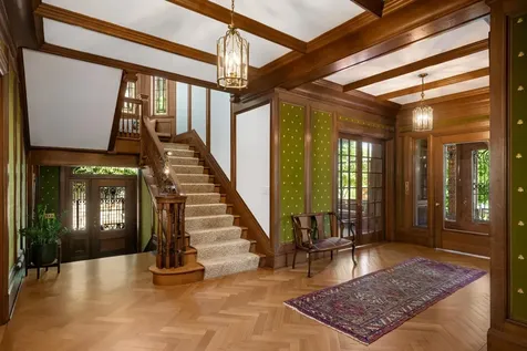 2224 W Lake Of The Isles Parkway Minneapolis MN 55405