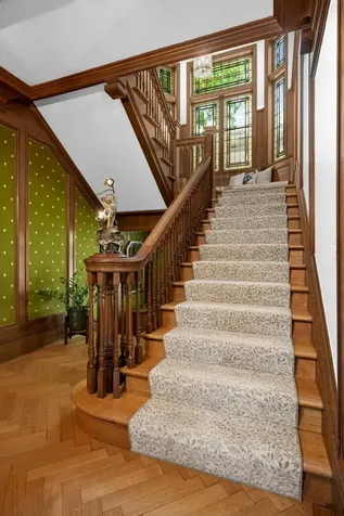 2224 W Lake Of The Isles Parkway Minneapolis MN 55405