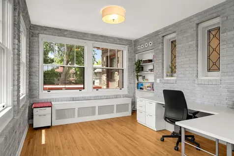 2224 W Lake Of The Isles Parkway Minneapolis MN 55405