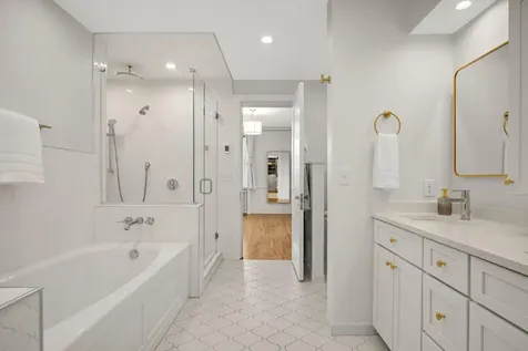 2224 W Lake Of The Isles Parkway Minneapolis MN 55405