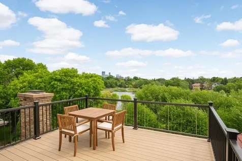 2224 W Lake Of The Isles Parkway Minneapolis MN 55405