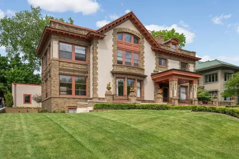 2224 W Lake Of The Isles Parkway Minneapolis MN 55405