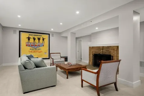 2224 W Lake Of The Isles Parkway Minneapolis MN 55405