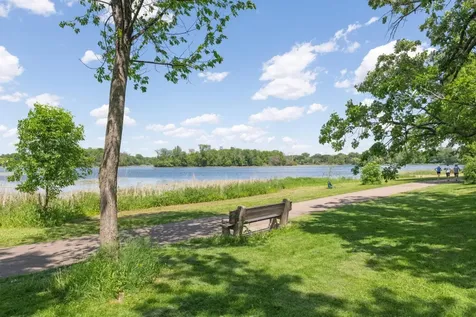 2224 W Lake Of The Isles Parkway Minneapolis MN 55405