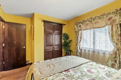 8223 Queen Avenue N Brooklyn Park MN 55444