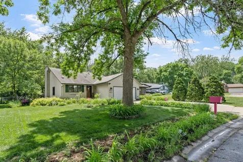 8223 Queen Avenue N Brooklyn Park MN 55444