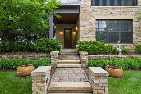 2224 Portico Green Wayzata MN 55391
