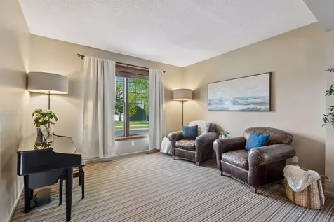 1800 Carriage Drive Victoria MN 55386