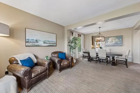1800 Carriage Drive Victoria MN 55386