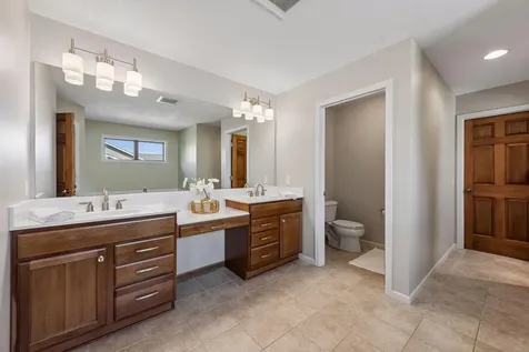 1800 Carriage Drive Victoria MN 55386
