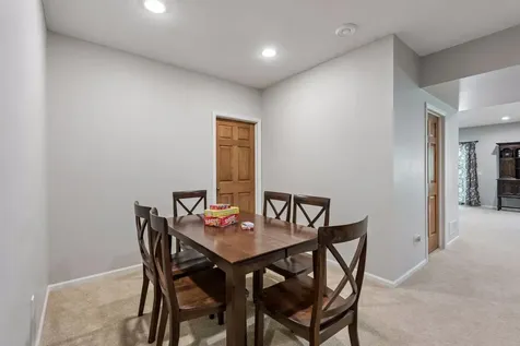 1800 Carriage Drive Victoria MN 55386