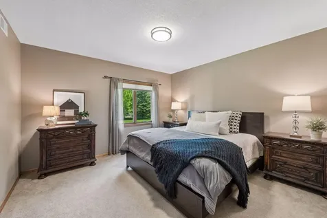1800 Carriage Drive Victoria MN 55386