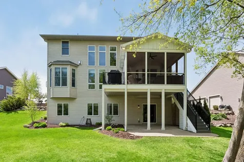 1800 Carriage Drive Victoria MN 55386