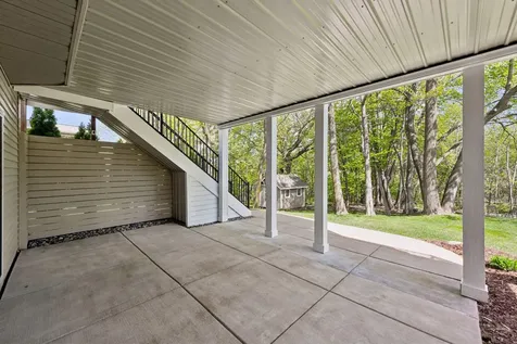 1800 Carriage Drive Victoria MN 55386