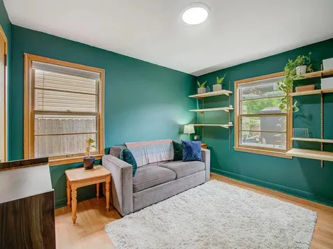 2011 Vincent Avenue N Minneapolis MN 55411