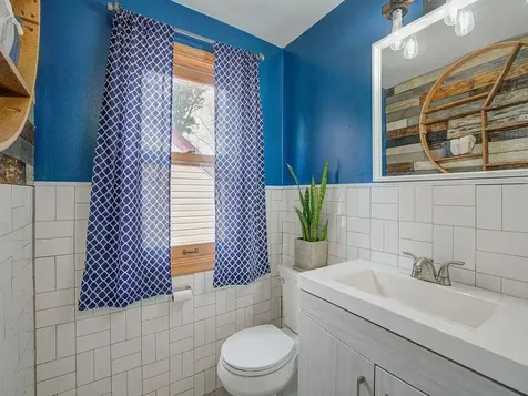 2011 Vincent Avenue N Minneapolis MN 55411