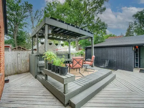 2011 Vincent Avenue N Minneapolis MN 55411