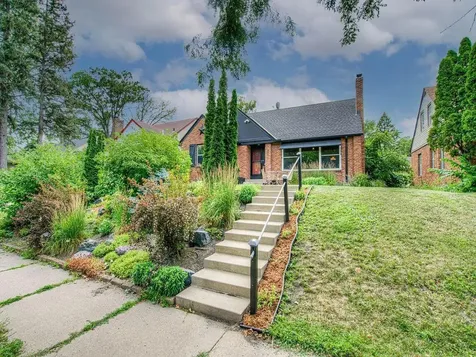 2011 Vincent Avenue N Minneapolis MN 55411