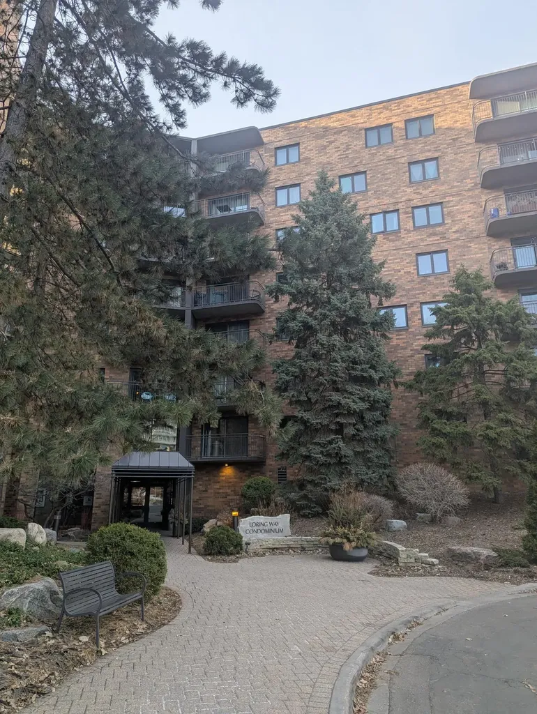 210 W Grant Street Minneapolis MN 55403