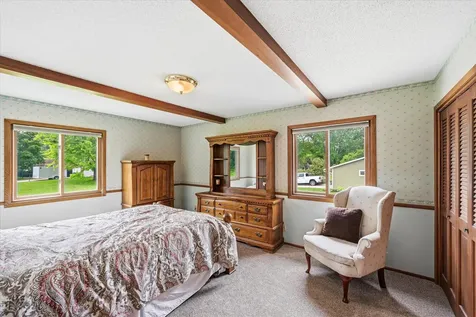 1484 Crest Drive Chaska MN 55318